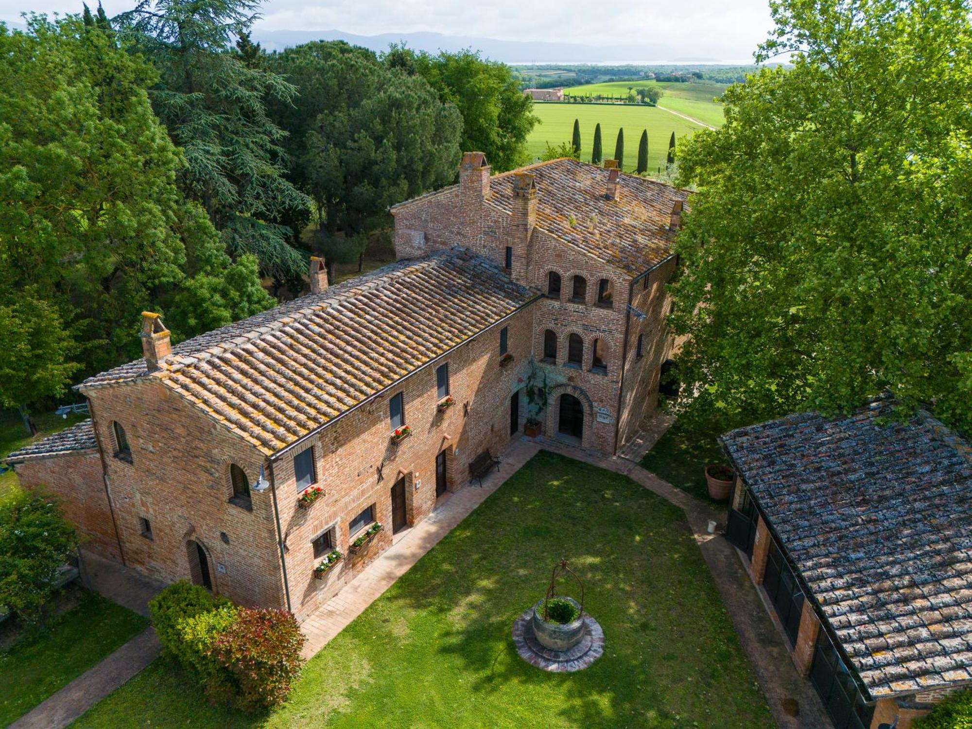 Equo Suites Petrignano Del Lago Exterior photo